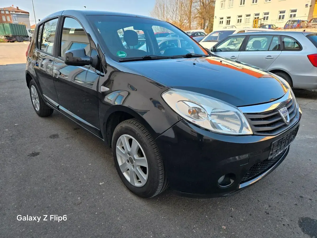 Gebraucht Dacia Sandero Lauréate 86 PS (63 kW) 2010 Schwarz Limousine
