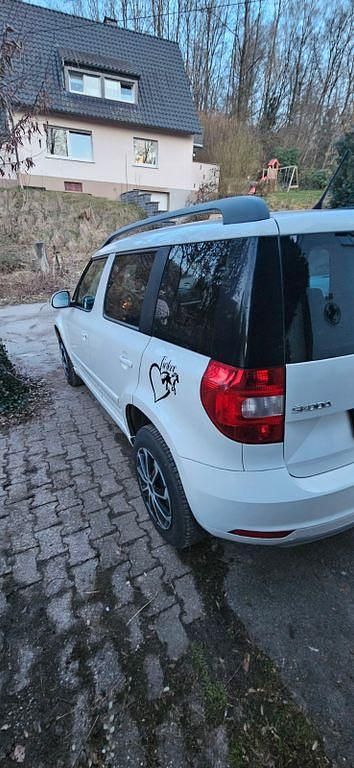 Gebraucht Skoda Yeti Active 105 PS (77 kW) 2014 Weiß SUV