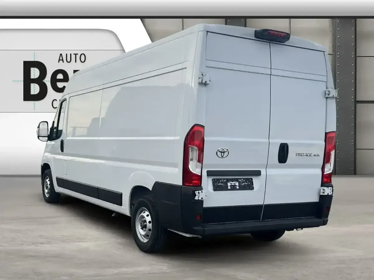 Nowe Toyota Proace 140 KM (102 kW) 2025 Biały Minivan