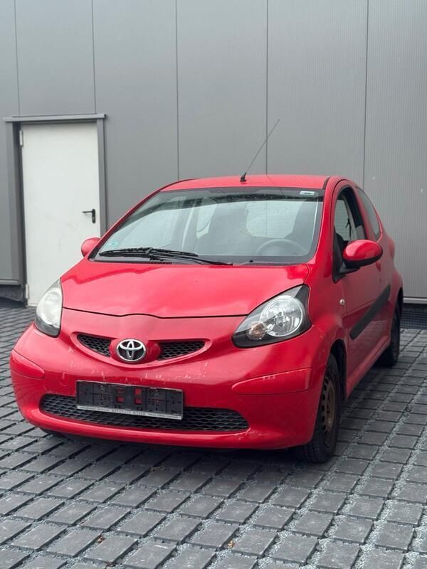 Rot Gebraucht 2008 Toyota Aygo Kleinwagen | 800 € (Superpreis) - Bild 1/4
