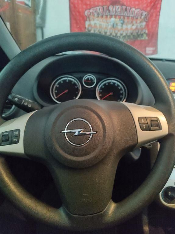 Gebraucht Opel Corsa Edition 60 PS (44 kW) 2007 Silber Kleinwagen