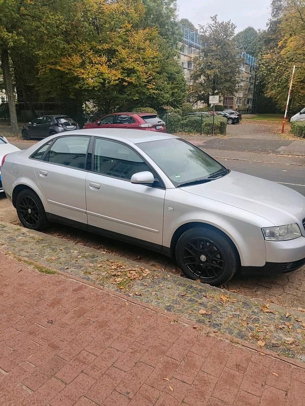 Silber Gebraucht 2001 Audi A4 Limousine | 1.700 € (Fairer Preis) - Bild 1/3