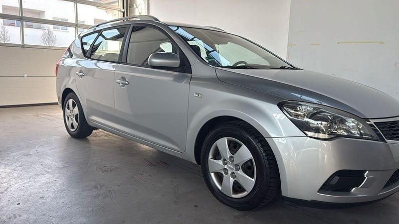 Gebraucht Kia Ceed 116 PS (85 kW) 2009 Silber Kleinwagen