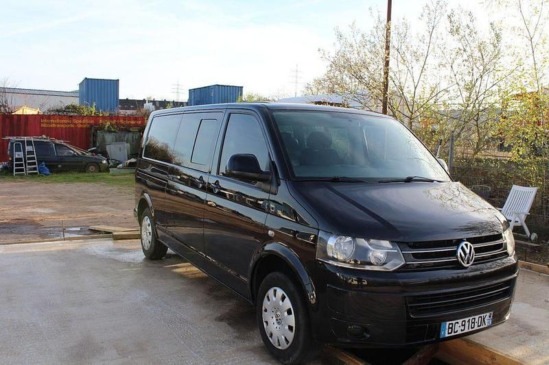 Second-hand VW Caravelle 140 CP (102 kW) 2010 Negru Van