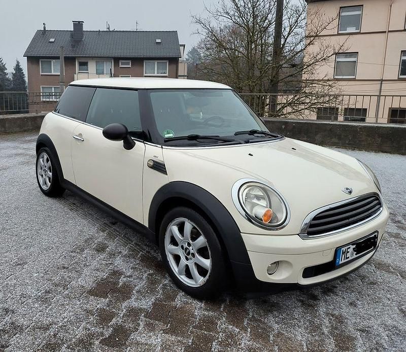 Weiß Gebraucht 2009 Mini ONE Kleinwagen | 3.400 € (Fairer Preis) - Bild 1/4