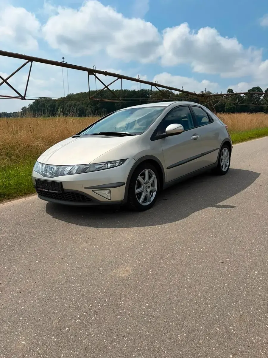 Gebraucht Honda Civic 140 PS (102 kW) 2007 Gold Kleinwagen