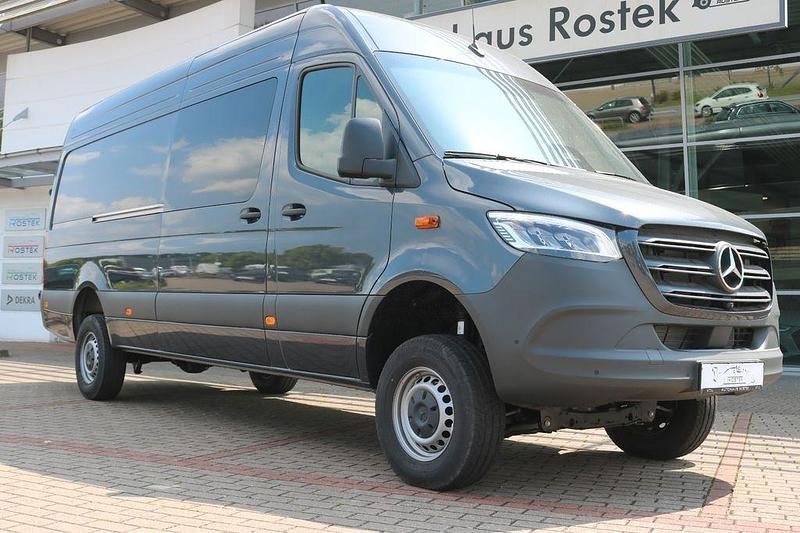 Grau Neu 2025 Mercedes Sprinter Van | 78.900 € - Bild 1/4