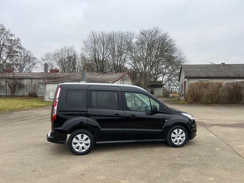 Gebraucht Ford Tourneo Connect Titanium 101 PS (74 kW) 2016 Schwarz Van / Kleinbus