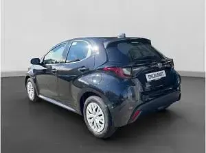 Neu Toyota Yaris 92 PS (67 kW) 2026 Schwarz (black mica) Kleinwagen