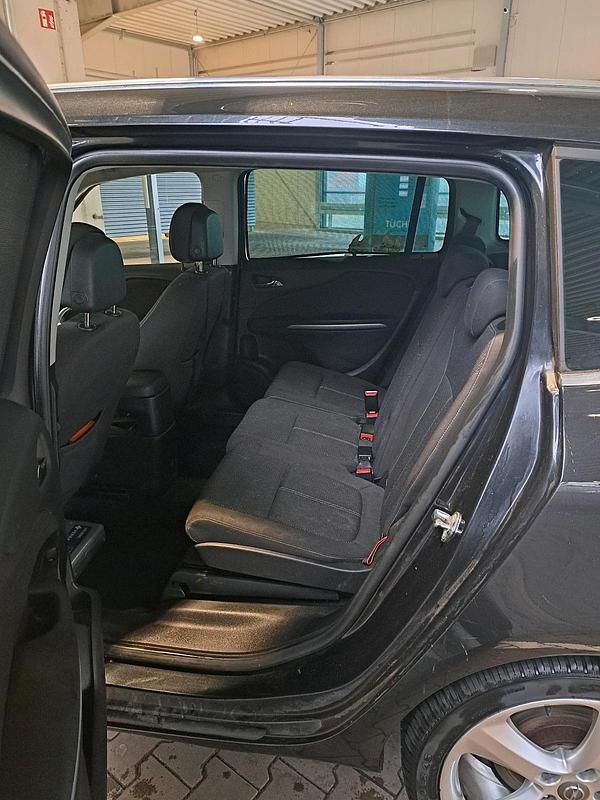 Second-hand Opel Zafira 2012 Negru Monovolum