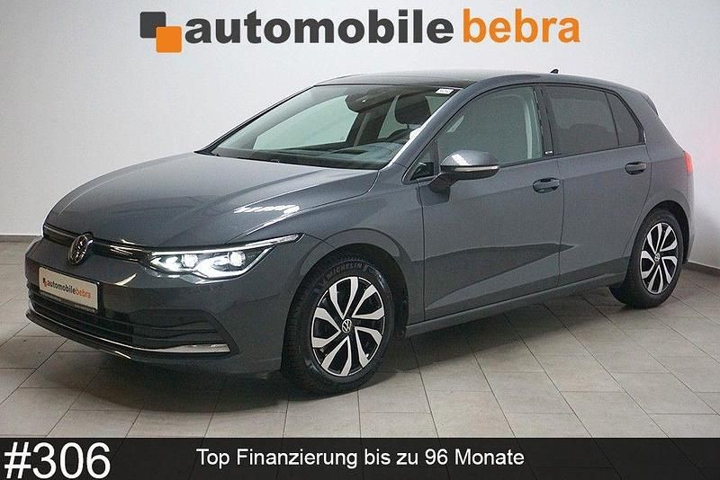 Gebraucht VW Golf VIII Active 150 PS (110 kW) 2022 Delfingrau Limousine