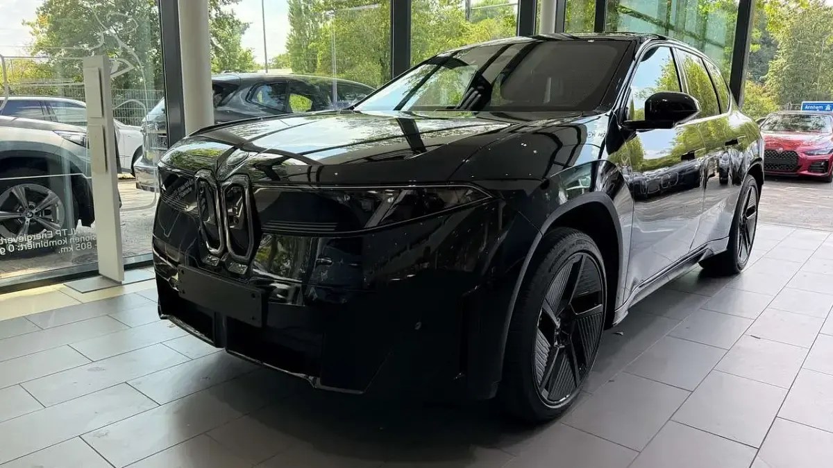 Neu BMW iX3 M Sport 235 kW (320 PS) 2026 Saphirschwarz metallic SUV