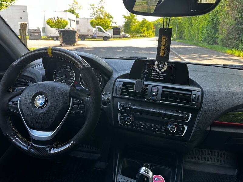 Weiß Gebraucht 2013 BMW 118 Sport Line Kleinwagen | 12.000 € (Teuer) - Bild 1/4