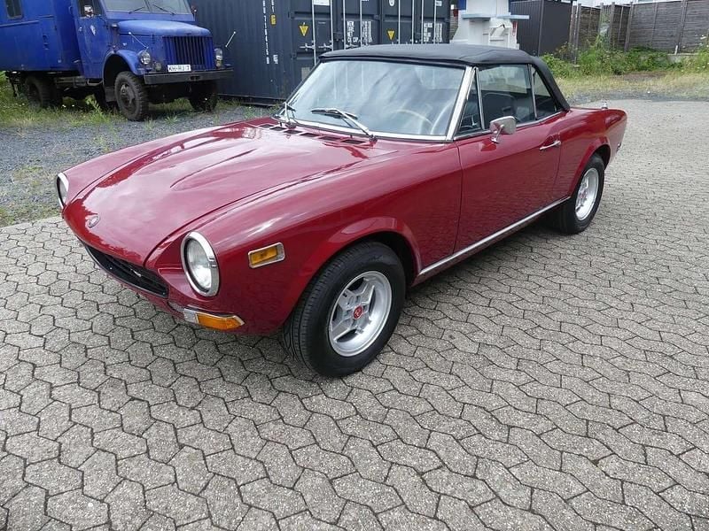 Rot Gebraucht 1977 Fiat 124 Spider Cabrio | 11.000 € - Bild 1/4
