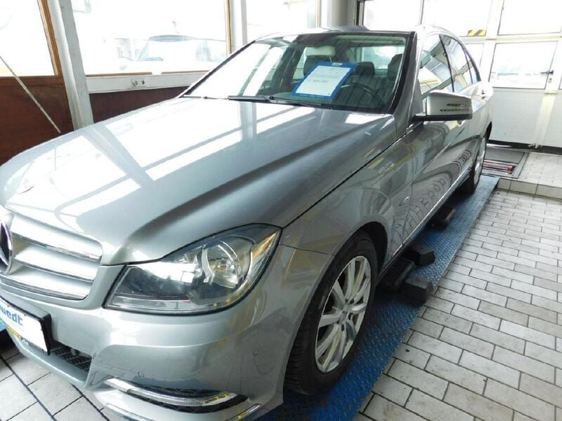 Grau Gebraucht 2012 Mercedes C180 Limousine | 9.900 € (Guter Preis) - Bild 1/4