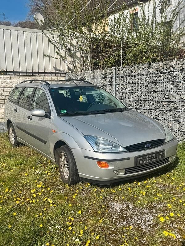 Gebraucht Ford Focus 115 PS (84 kW) 1999 Silber Kombi