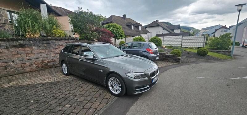 Grau Gebraucht 2015 BMW 520 Kombi | 15.000 € - Bild 1/4