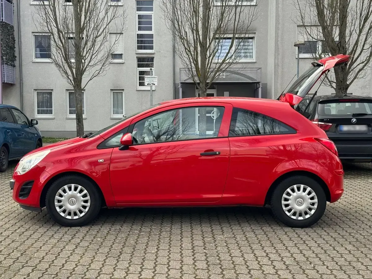 Gebraucht Opel Corsa Color Edition 86 PS (63 kW) 2012 Rot Kleinwagen