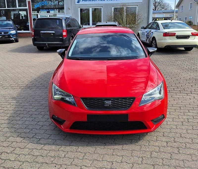 Gebraucht Seat Leon Style 105 PS (77 kW) 2013 Rot Limousine