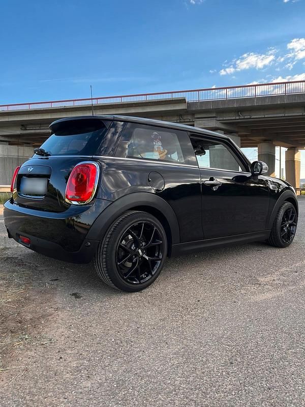 Second-hand Mini ONE 102 CP (75 kW) 2015 Negru Hatchback