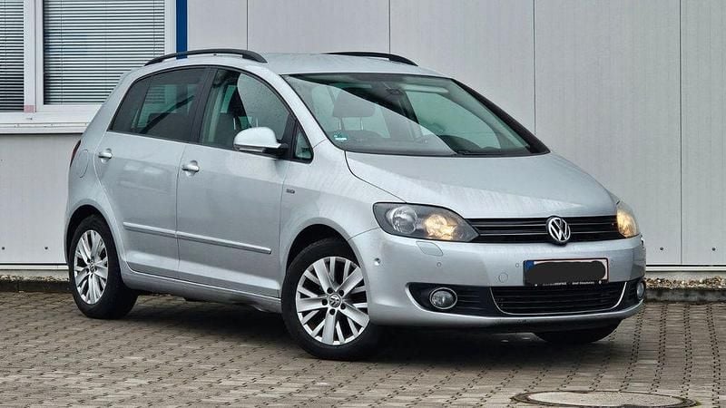 Silber Gebraucht 2013 VW Golf VII Life Limousine | 7.980 € (Superpreis) - Bild 1/4