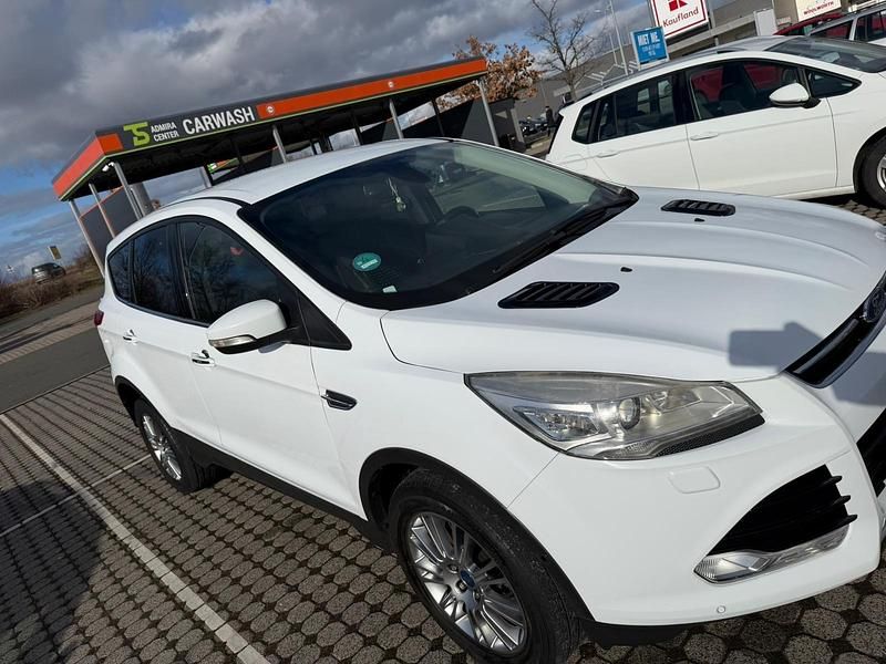 Gebraucht Ford Kuga 163 PS (119 kW) 2013 Weiß SUV