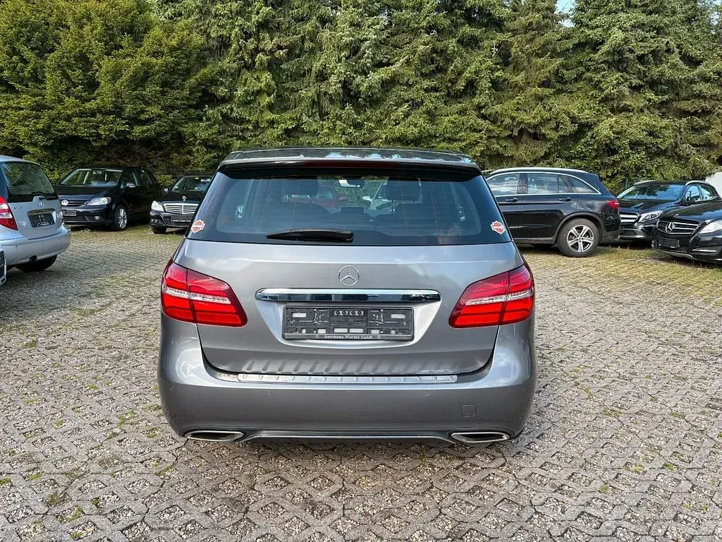 Gebraucht Mercedes B220 Urban 177 PS (130 kW) 2015 Grau Van / Kleinbus