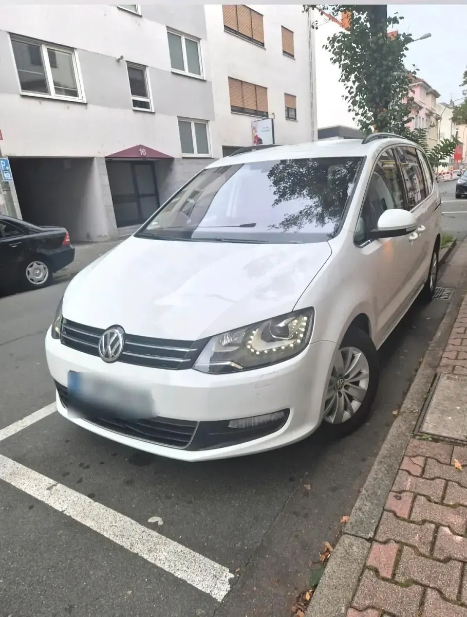 Gebraucht VW Sharan 150 PS (110 kW) 2018 Weiß Van / Kleinbus