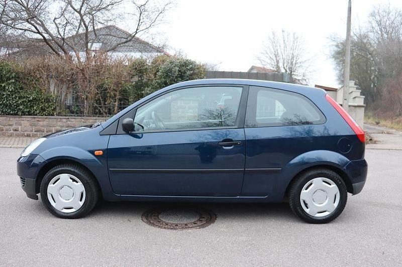 Gebraucht Ford Fiesta 60 PS (44 kW) 2004 Blau Kleinwagen
