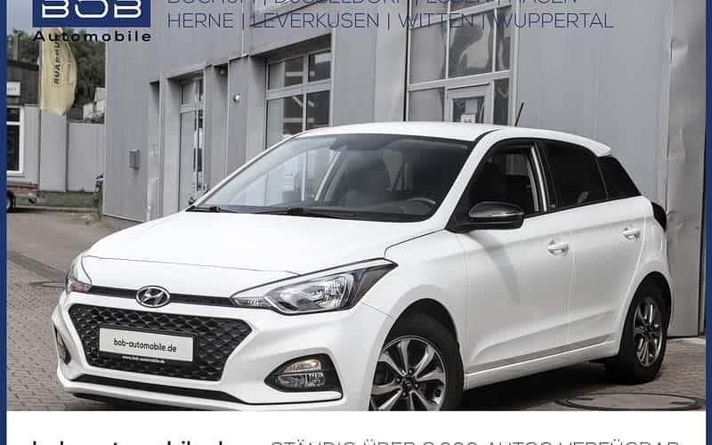 Weiß Gebraucht 2019 Hyundai i20 YES! Limousine | 14.888 € (Fairer Preis) - Bild 1/4