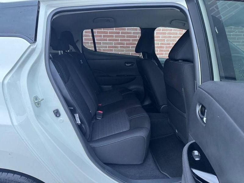 Gebraucht Nissan Leaf N-Connecta 110 kW (150 PS) 2020 Weiß Kleinwagen
