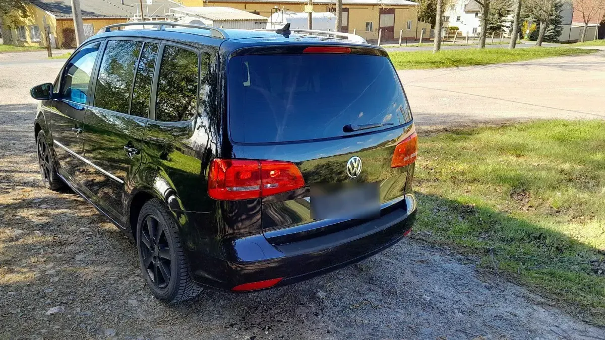 Gebraucht VW Touran Highline 177 PS (130 kW) 2014 Schwarz Van / Kleinbus