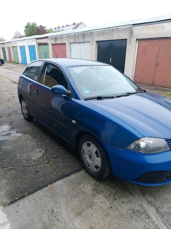 Blau Gebraucht 2006 Seat Ibiza Kleinwagen | 500 € (Superpreis) - Bild 1/4