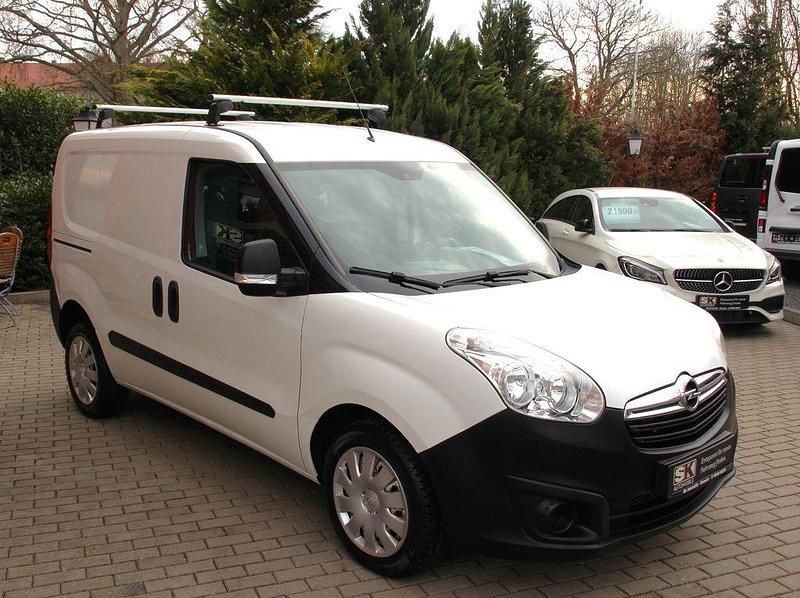 Gebraucht Opel Combo 105 PS (77 kW) 2015 Weiß Van / Kleinbus