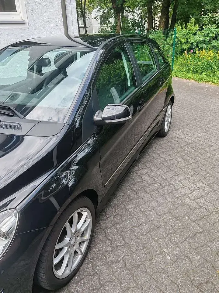 Gebraucht Mercedes B180 116 PS (85 kW) 2010 Schwarz Van / Kleinbus