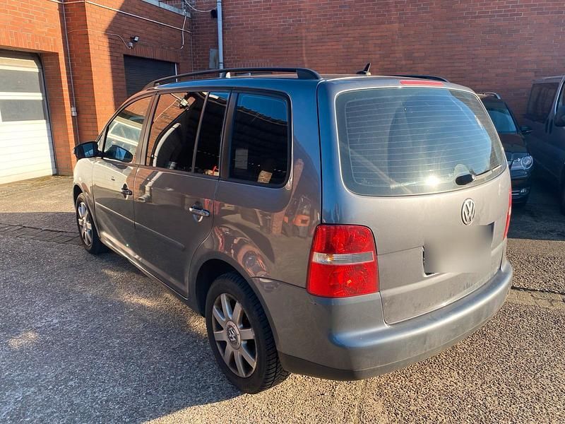 Gebraucht VW Touran 140 PS (102 kW) 2006 Grau Van / Kleinbus