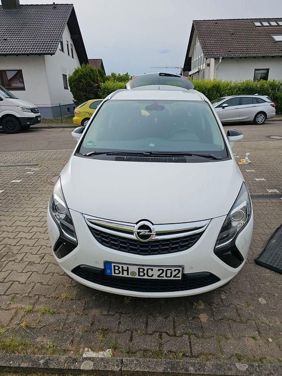 Gebraucht Opel Zafira Tourer Edition 131 PS (96 kW) 2012 Weiß Van / Kleinbus