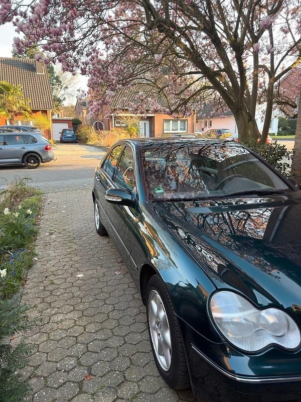 Gebraucht Mercedes C240 170 PS (125 kW) 2001 Grün Limousine