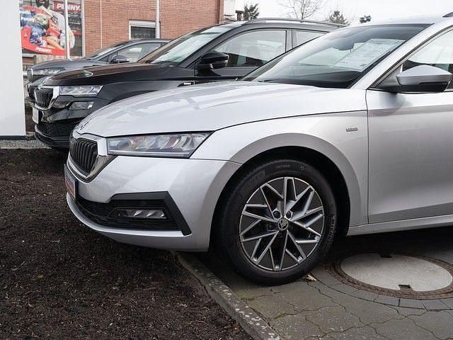 Gebraucht Skoda Octavia Ambition 150 PS (110 kW) 2023 Silber Kombi