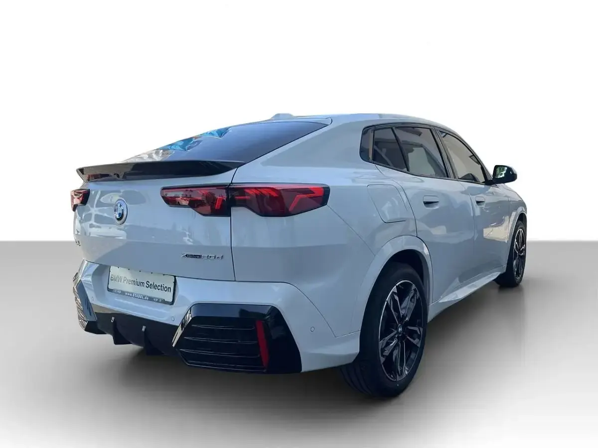Gebraucht BMW X2 M Sport 150 PS (110 kW) 2025 Weiß SUV