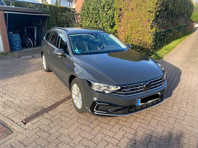 Używany VW Passat GTE 156 KM (114 kW) 2020 Szary Kombi