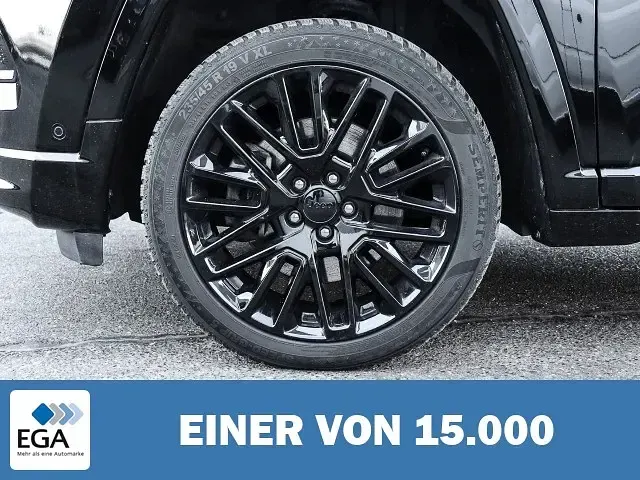 Gebraucht Jeep Compass 131 PS (96 kW) 2024 Schwarz SUV