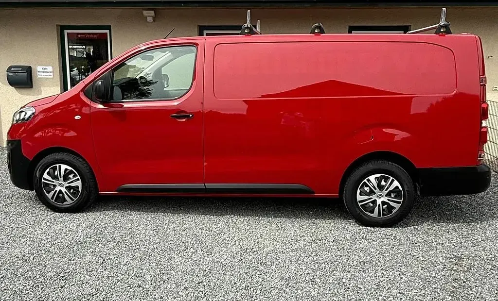 Używany Opel Vivaro Elegance 177 KM (130 kW) 2021 Czerwony Minivan