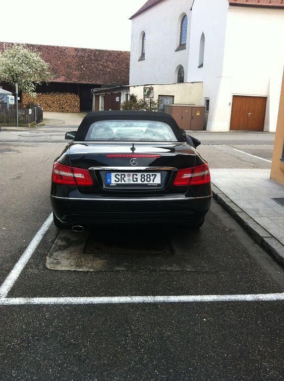 Gebraucht Mercedes E200 Avantgarde 184 PS (135 kW) 2010 Schwarz Cabrio