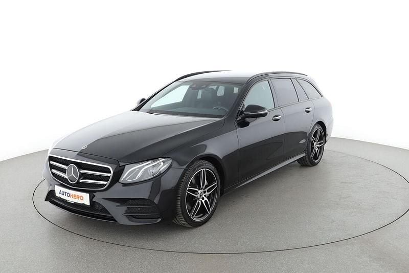 Schwarz Gebraucht 2018 Mercedes E220 AMG line Kombi | 29.840 € (Fairer Preis) - Bild 1/3