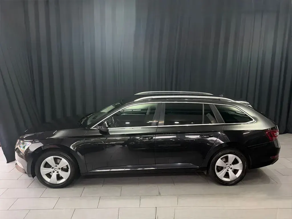 Gebraucht Skoda Superb Style 190 PS (139 kW) 2016 Schwarz Kombi