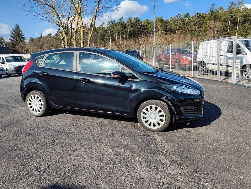 Gebraucht Ford Fiesta Trend 80 PS (58 kW) 2015 Schwarz Kleinwagen