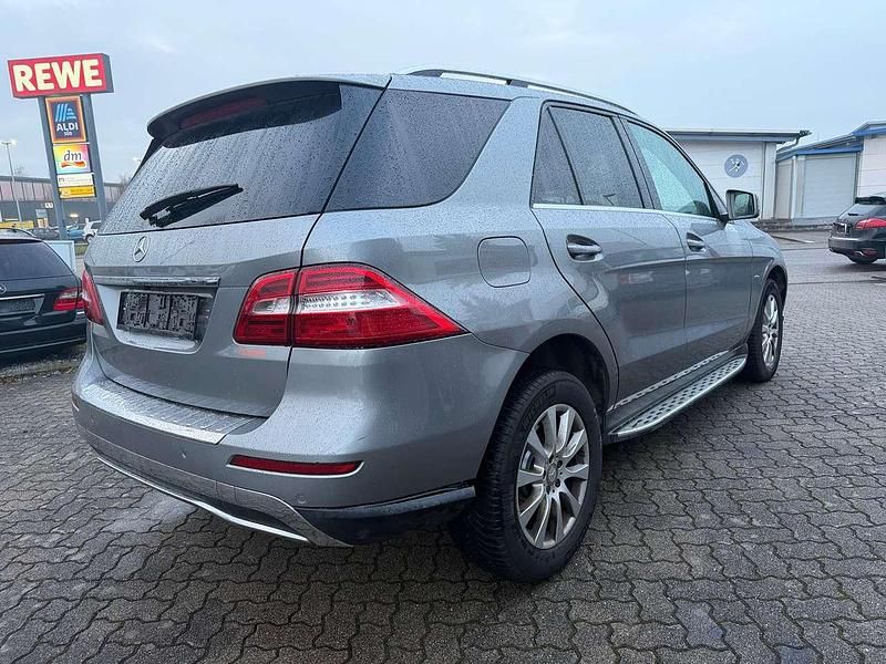Gebraucht Mercedes ML250 204 PS (150 kW) 2012 Palladiumsilber  metalliclack SUV