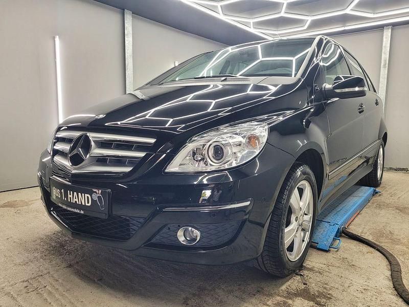 Schwarz Gebraucht 2009 Mercedes B200 Van / Kleinbus | 9.400 € (Fairer Preis) - Bild 1/4