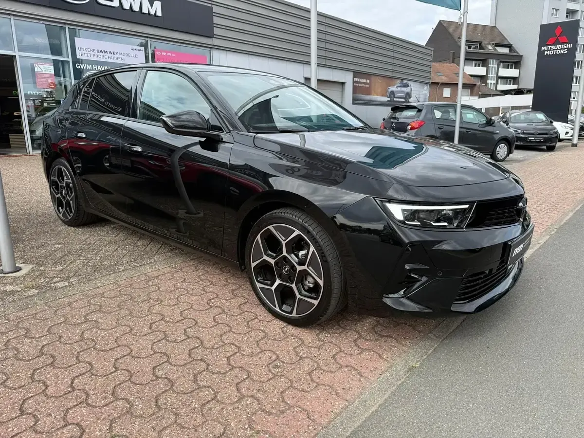 Gebraucht Opel Astra 131 PS (96 kW) 2025 Schwarz Kleinwagen